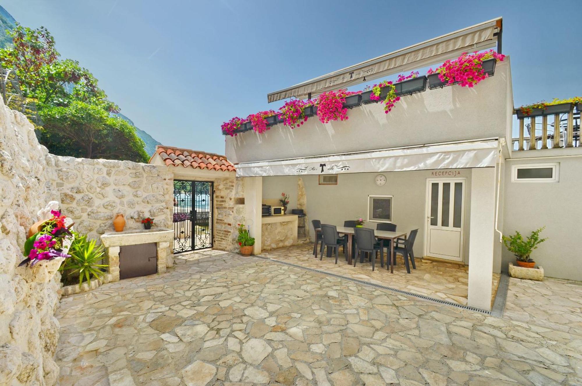 Apartments Mir I Dobro Kotor Extérieur photo