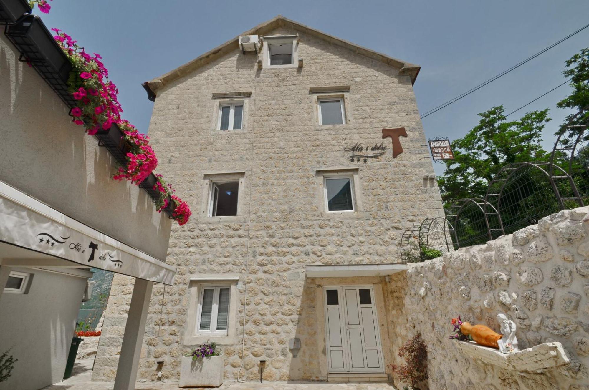 Apartments Mir I Dobro Kotor Extérieur photo