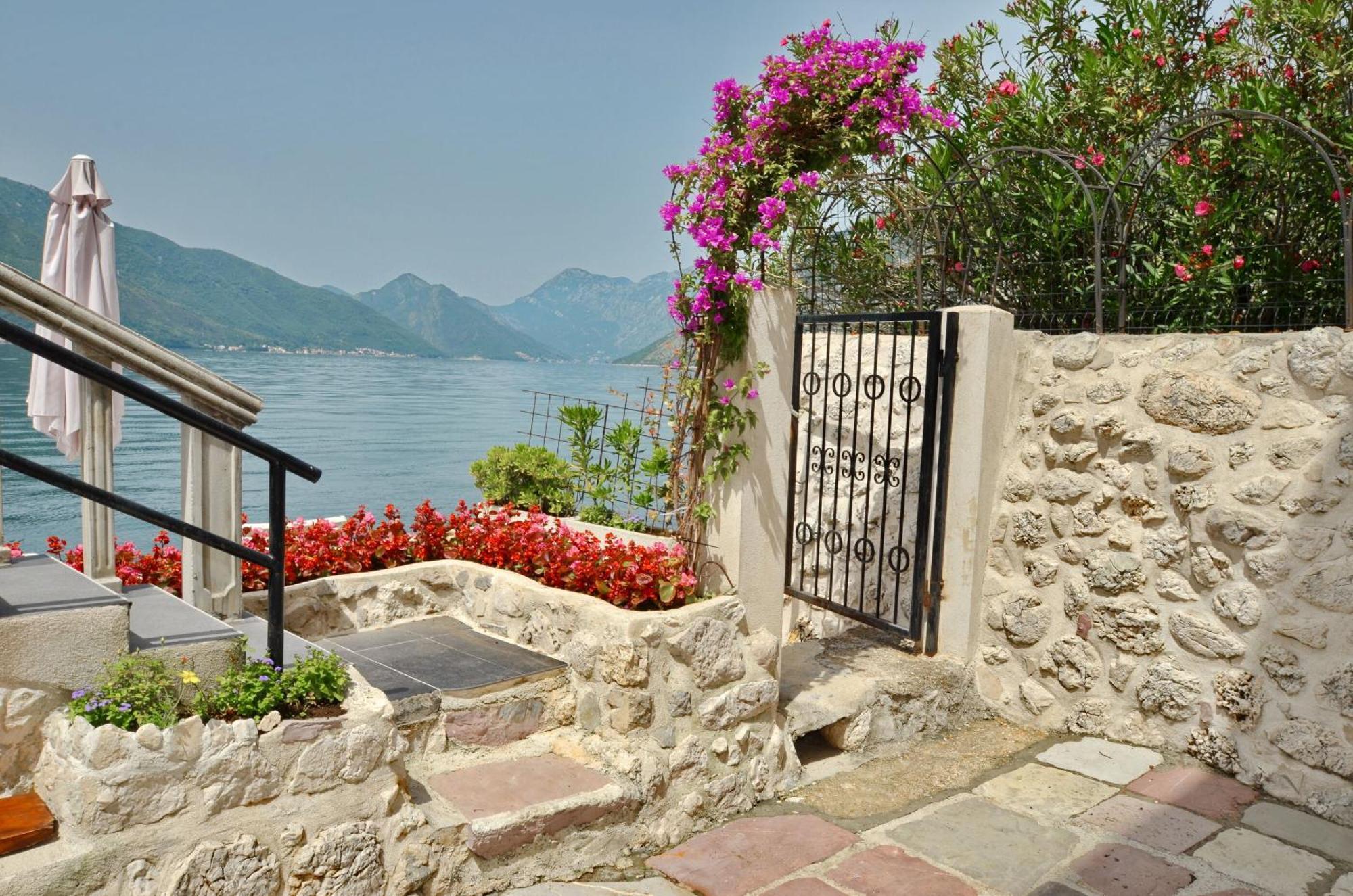 Apartments Mir I Dobro Kotor Extérieur photo